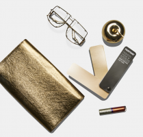 Pantone&reg; FHI Fashion Home + Interiors Metallic Shimmers Color Guide
