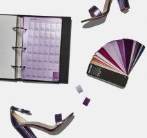 Pantone&reg; FHI Fashion Home + Interiors Metallic Shimmers Color Specifier and Guide Set